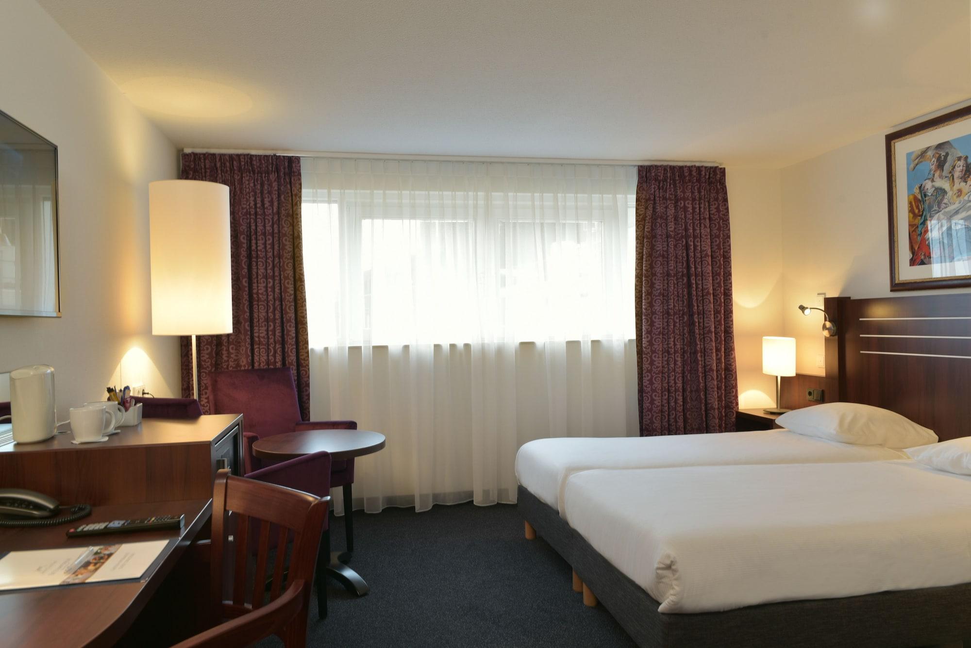 อัมรัท แกรนด์ โฮเต็ล เดอ เอมเพอเรอร์ Hotel มาสทริชท์ ภายนอก รูปภาพ